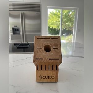 CUTCO 7 SLOT WOODEN OAK KNIFE BLOCK MADE IN THE USA HOLDS 6 KNIVES + SHARPENER